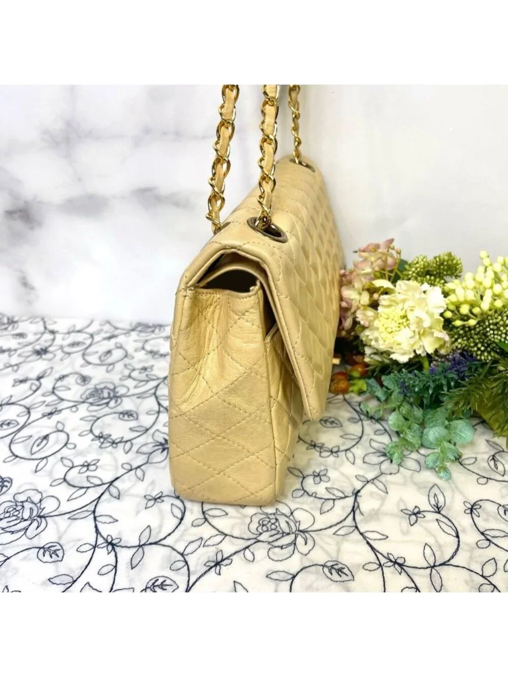 Chanel Vintage Turnlock Quilted Beige Shoulder Bag